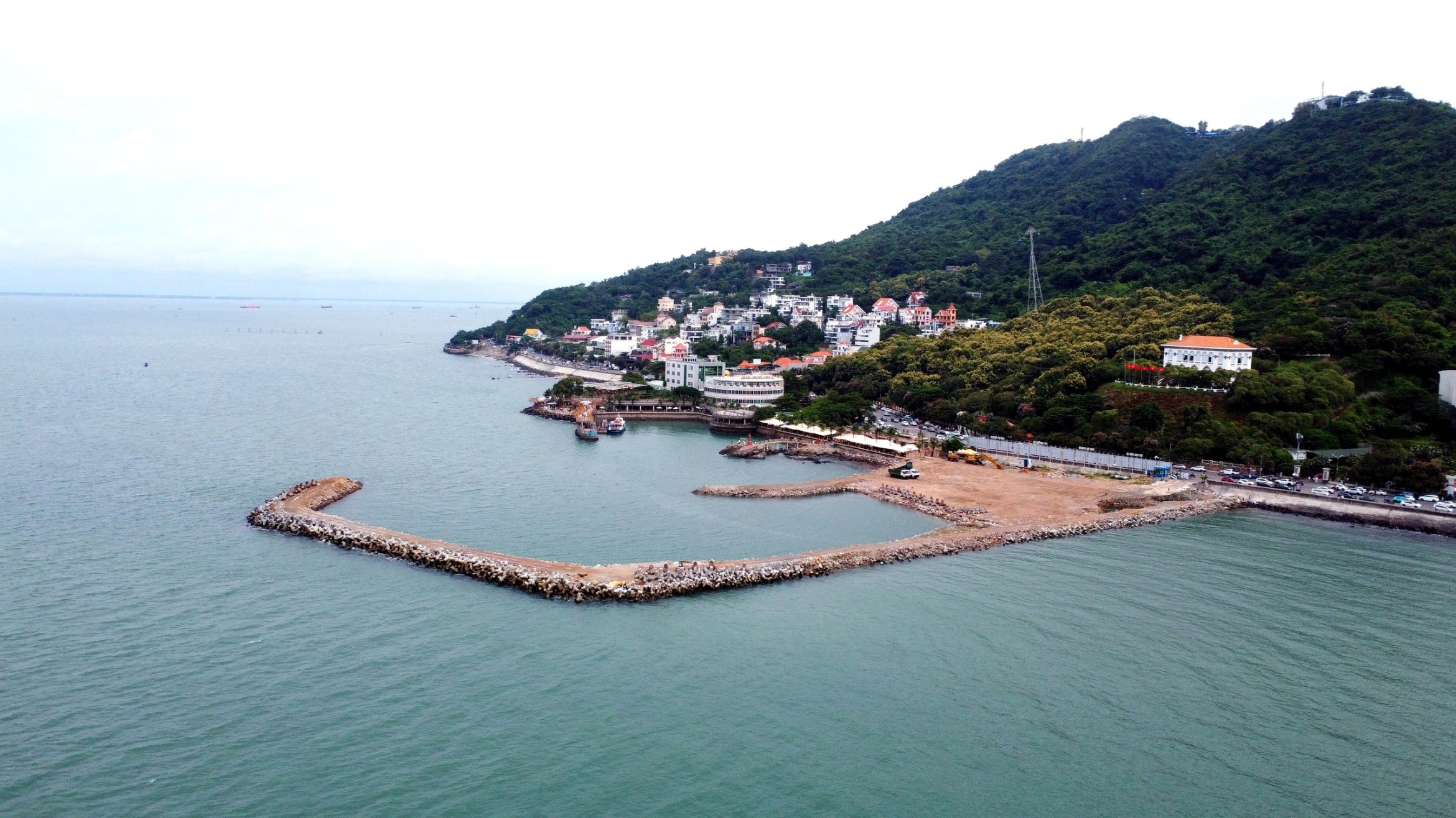 侵占海洋的水族馆项目导致头顿缆车公司总经理被起诉,现在情况如何?